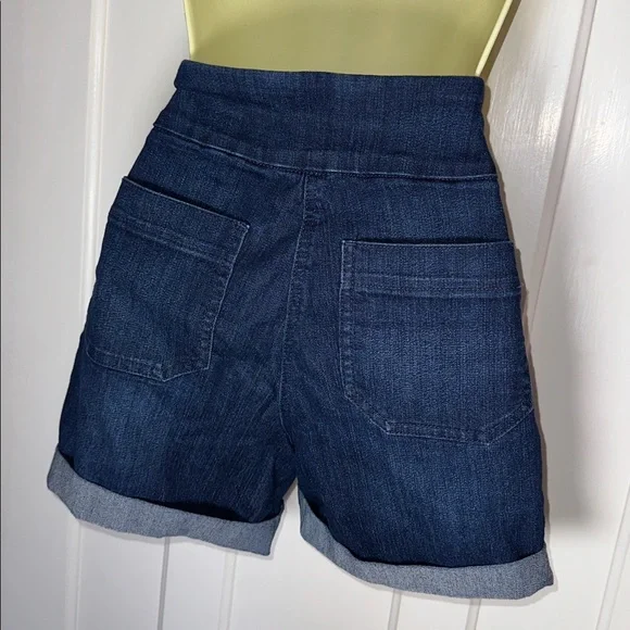 Westbound Petites Dark Navy Blue Denim Pull On Cuffed Shorts - Picture 2 of 7